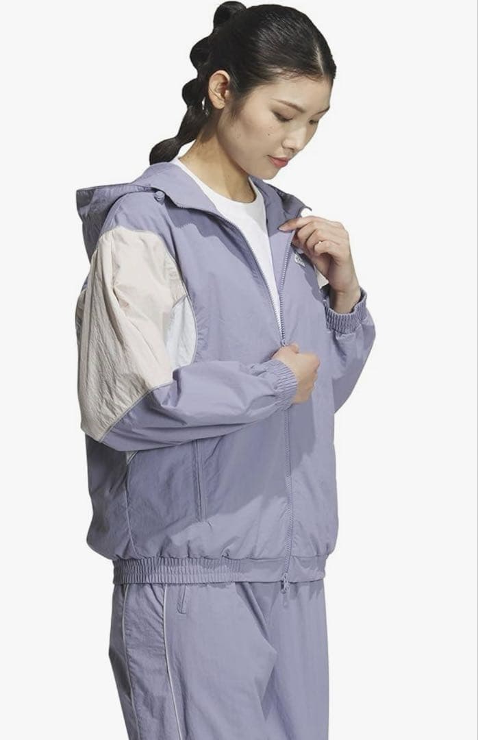 新品　adidas 上下セット　ウィンドブレーカー　ウーブン素材　アディダス