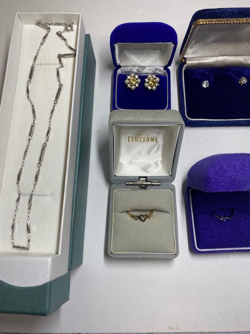 い*ー様 ⭐︎① 遺品整理　まとめ売り　断捨離　終活　指輪　イヤリング　レディー