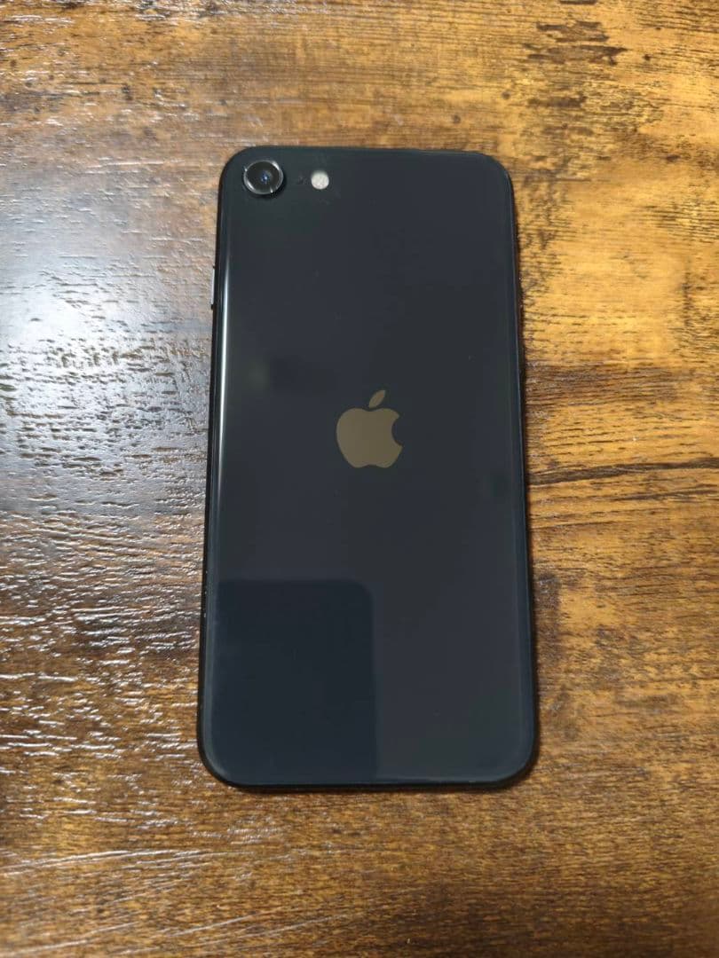 Apple iPhone SE (第2世代) 64GB ブラック「画面割れあり」