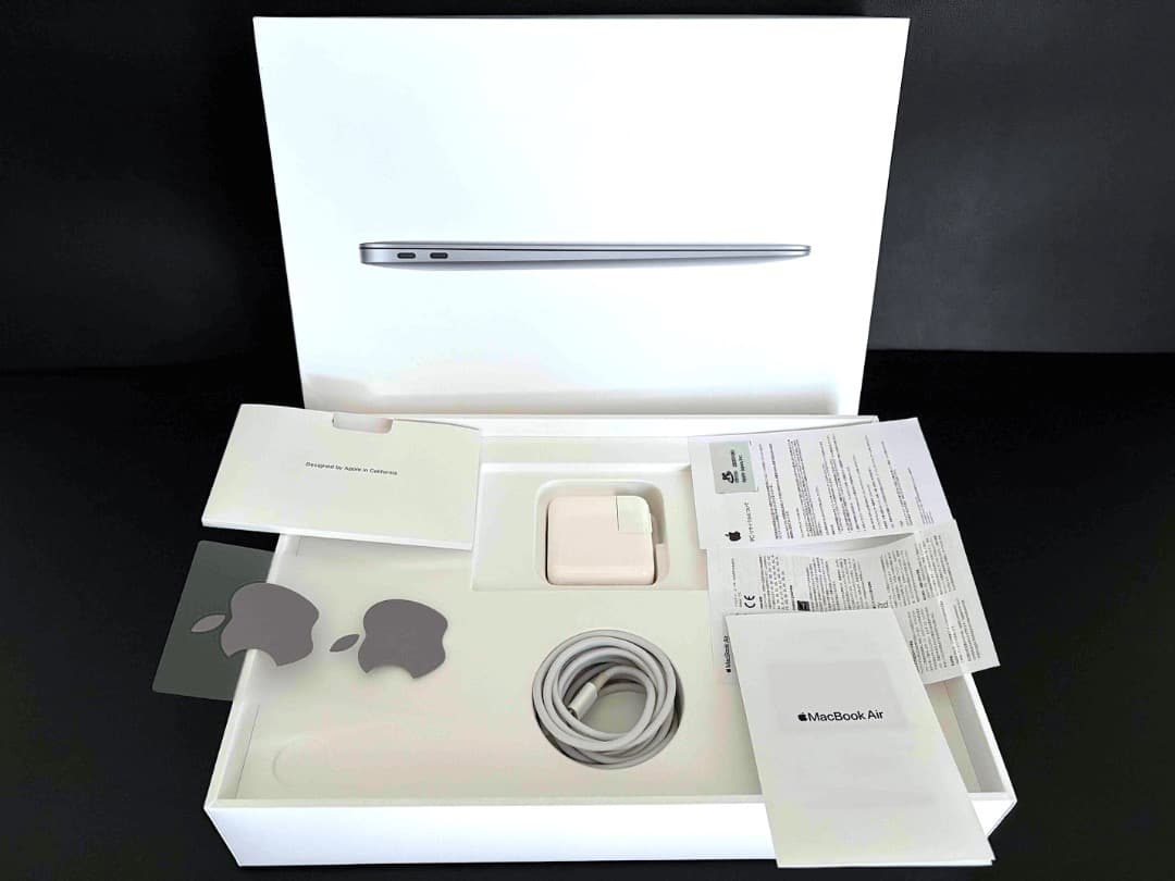 【美品】MacBook Air（M1,2020）13.3㌅ 512GB CTO