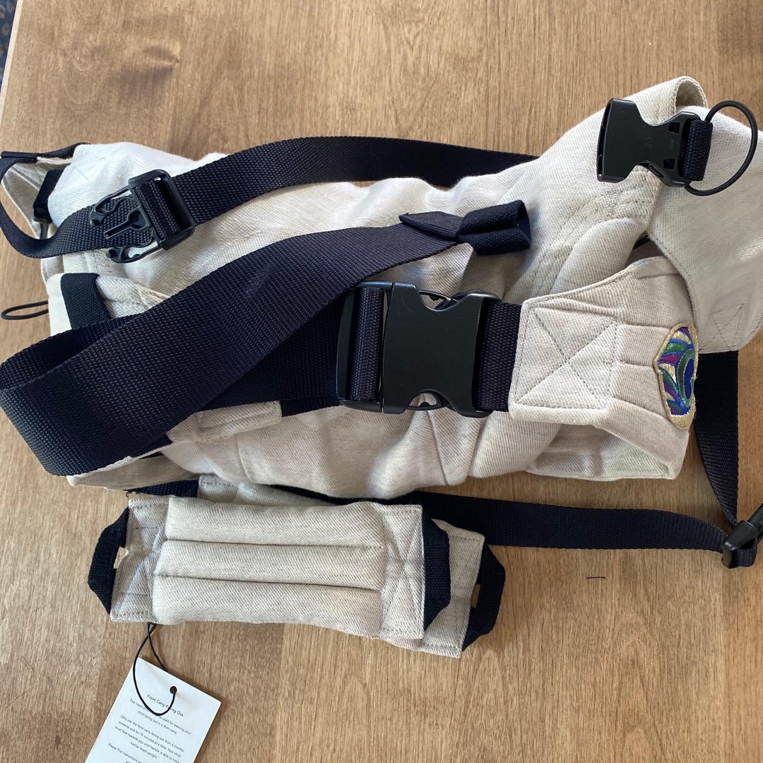 アーティポッペの抱っこひもです。