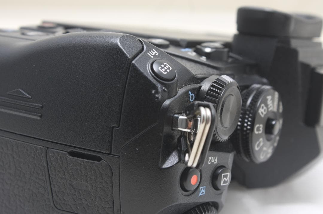 オリンパス OM-D E-M1 MARK II ボディ シャッター数888回