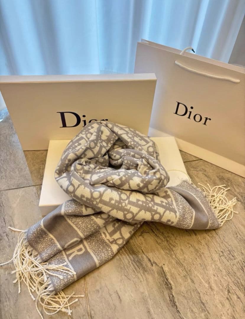 メル29609様Christian Dior ロゴ ストール グレー系 フリンジ