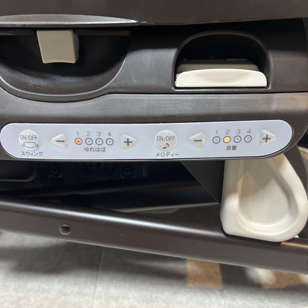 【美品】コンビ ネムリラ 4キャス AT オートスウィング ハイローチェア