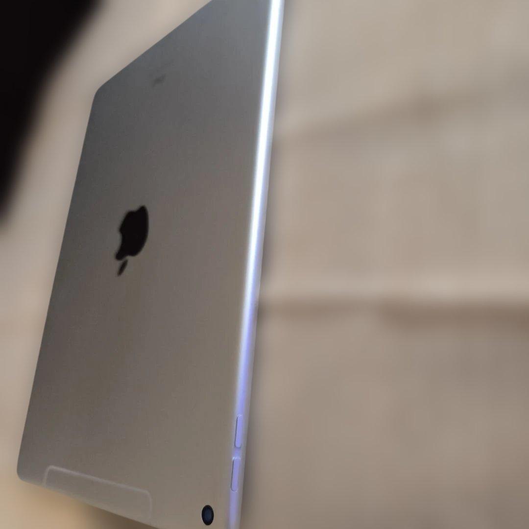 iPad Air第3世代/64GBWi-Fi＋Cellularモデル　90％