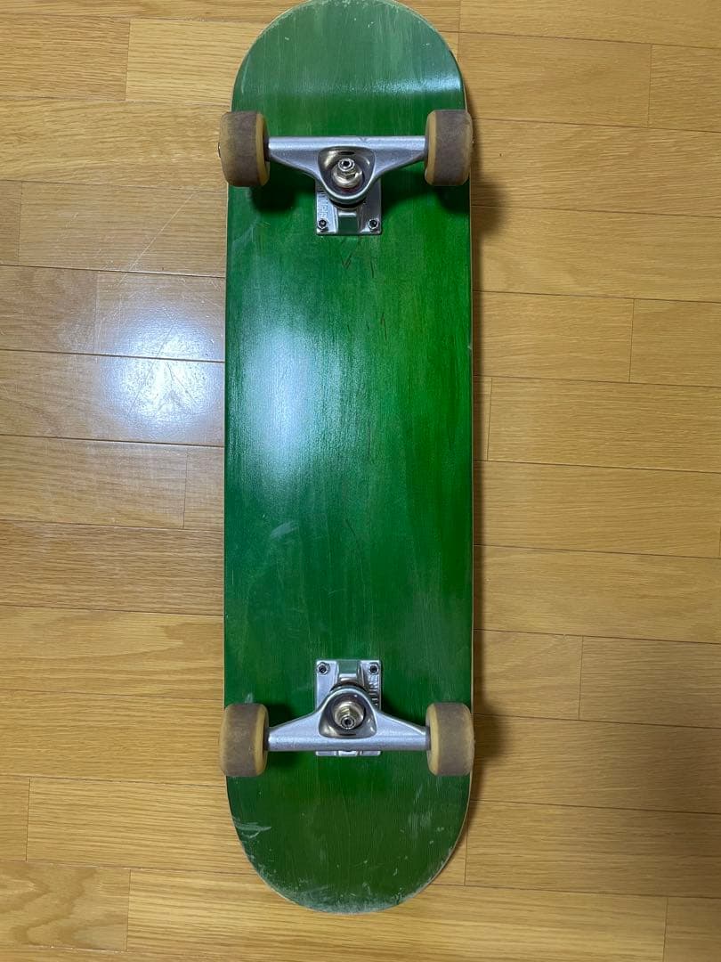りり8.0インチ　グリーンデッキ スケートボード コンプリート