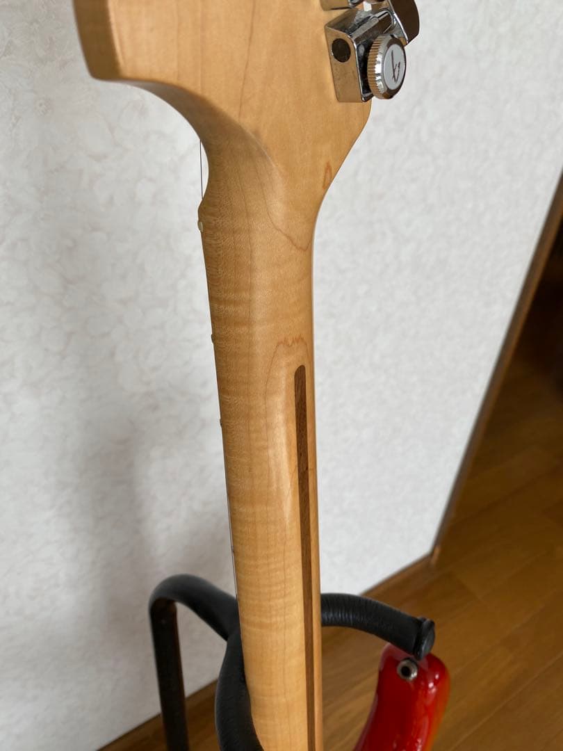 Fender USAneck、seymourduncan bodyストラット