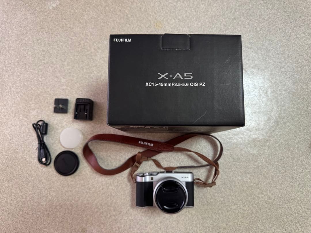 【オプション有】FUJIFILM X-A5 レンズキット SILVER