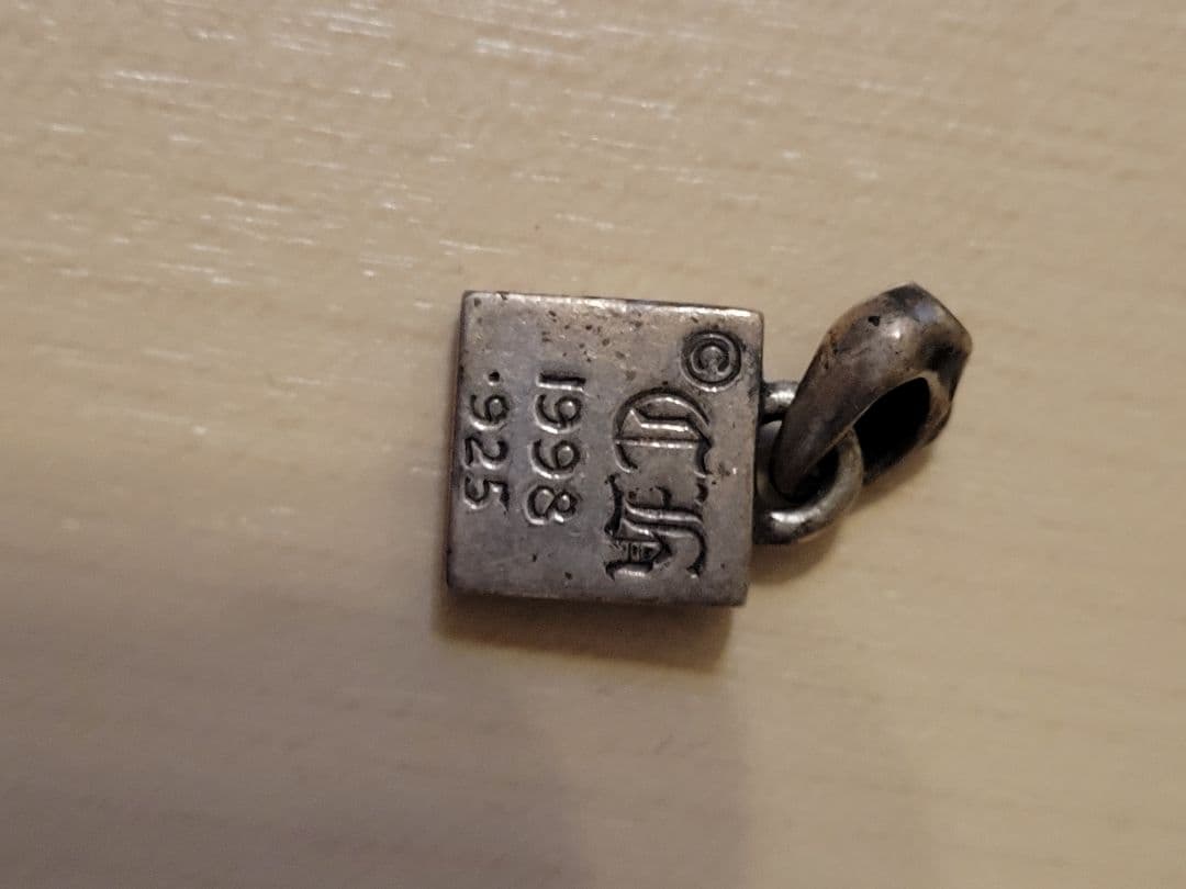 クロムハーツ フレームドチャーム 　エメラルド