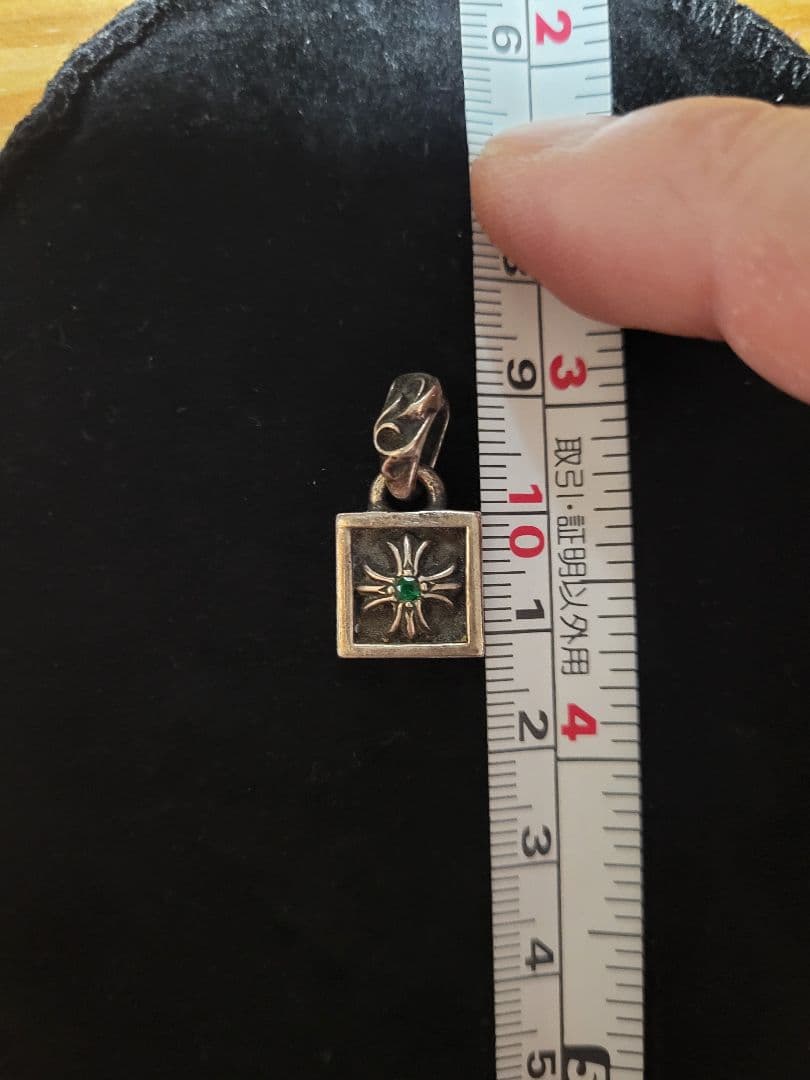 クロムハーツ フレームドチャーム 　エメラルド