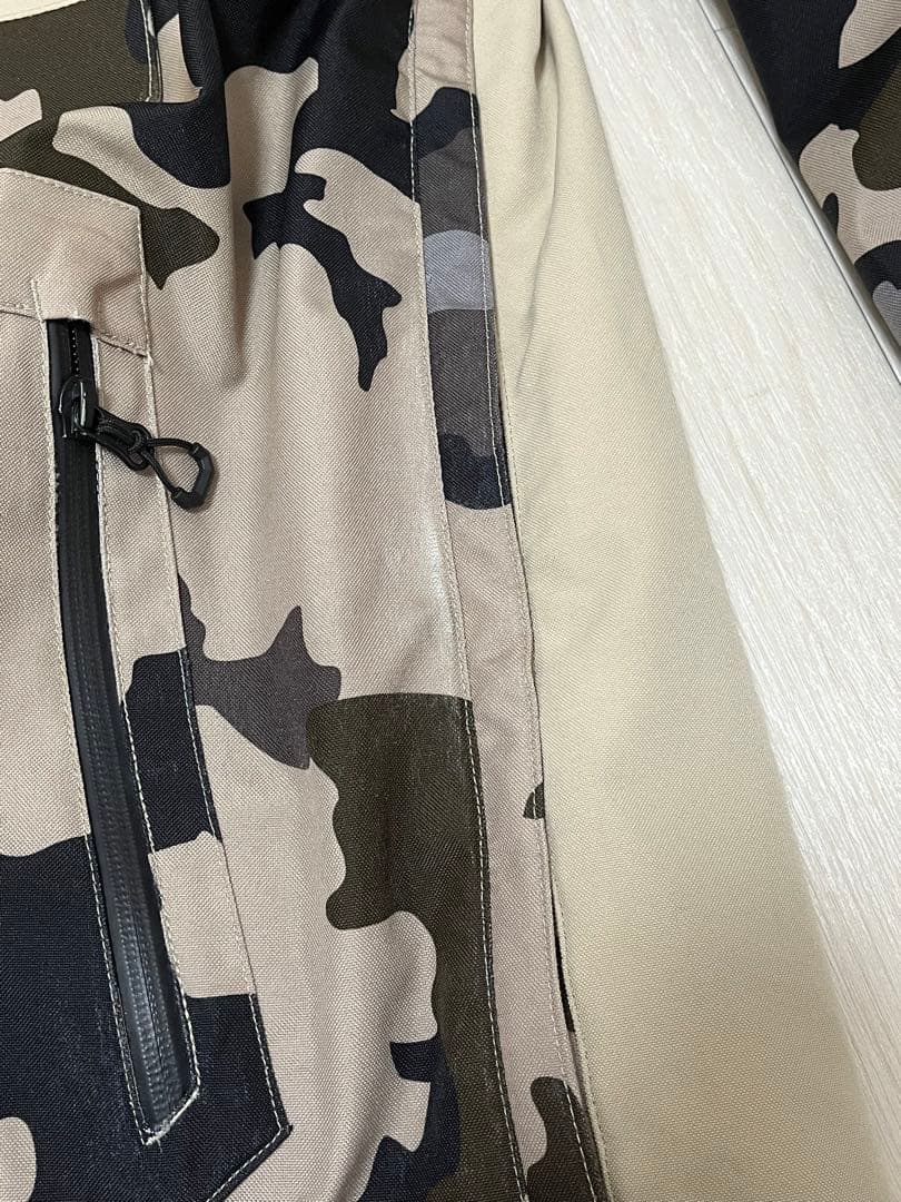 ボルコム プルオーバー ウェア