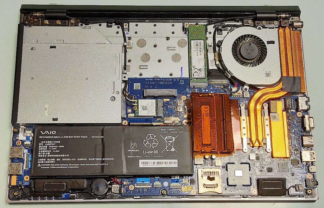 美品中古のVAIO Pro PH15.5インチ第8世代i5デスクノート