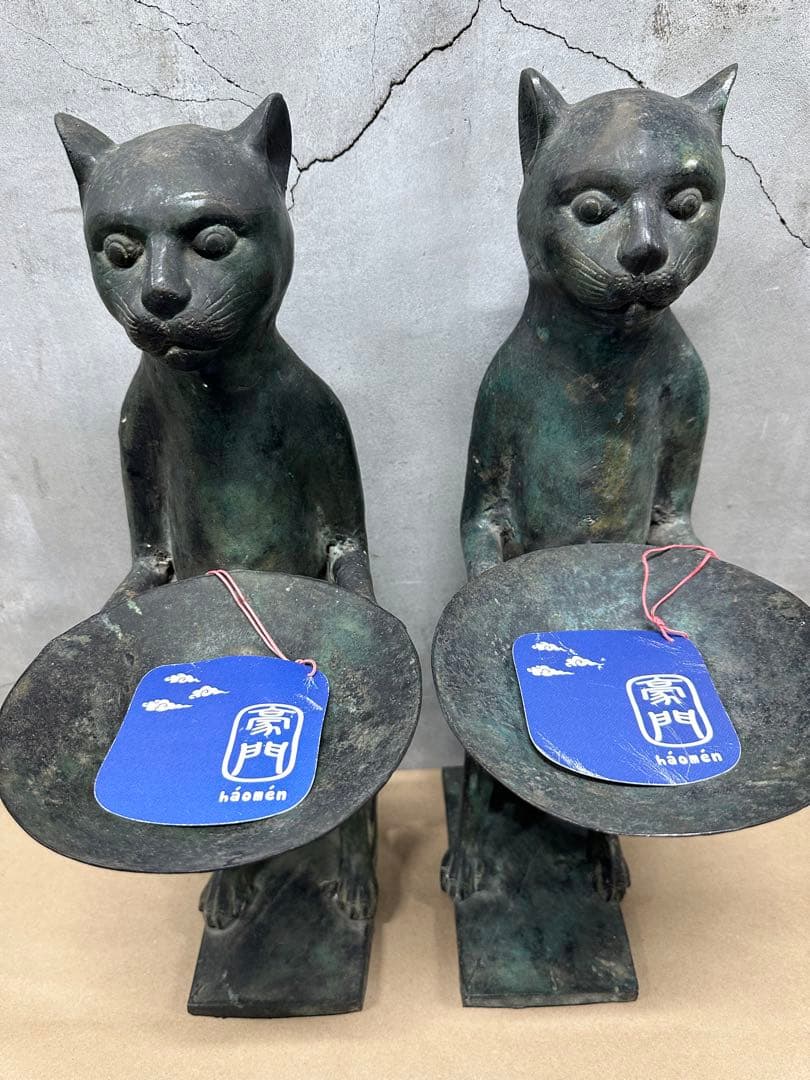 アンティーク青銅　お皿を持った猫