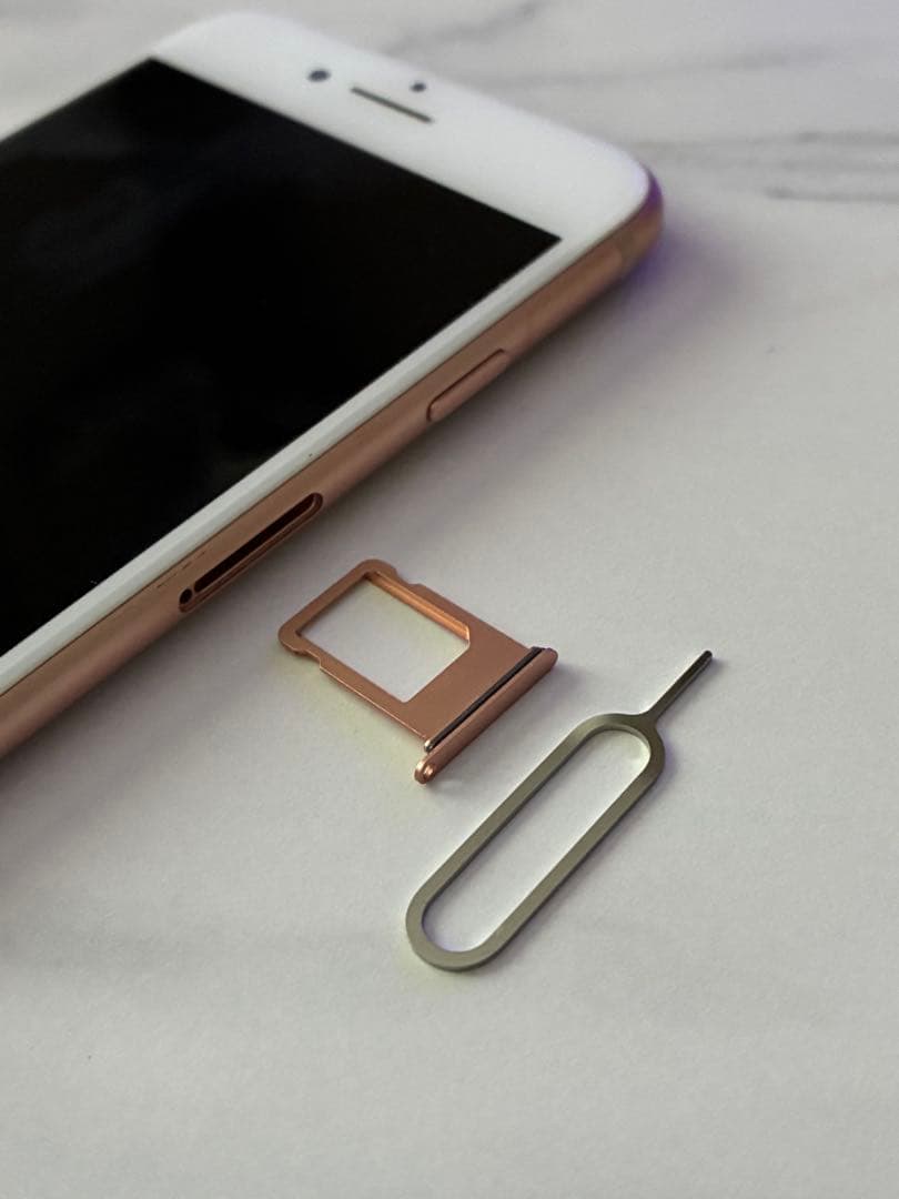 Apple iPhone 8 ゴールド 本体　箱付き