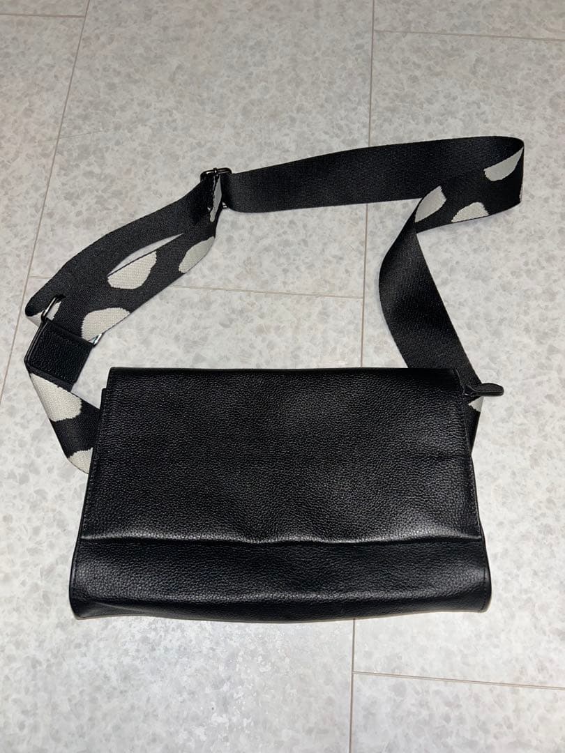 イアパピヨネ♡ボディバック