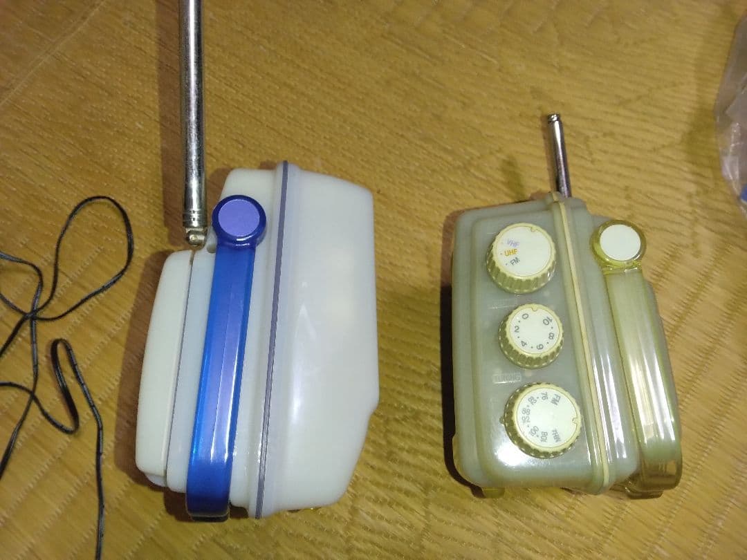 TWINBIRD ポータブルアナログテレビ　ラジオ 3.2型＆4型2コセット