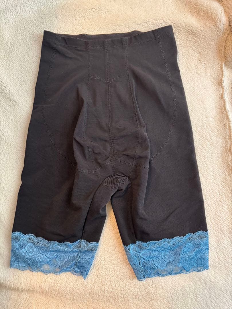 【美品】グラントイーワンズ　レギュラーガードル　70 ブルームーン