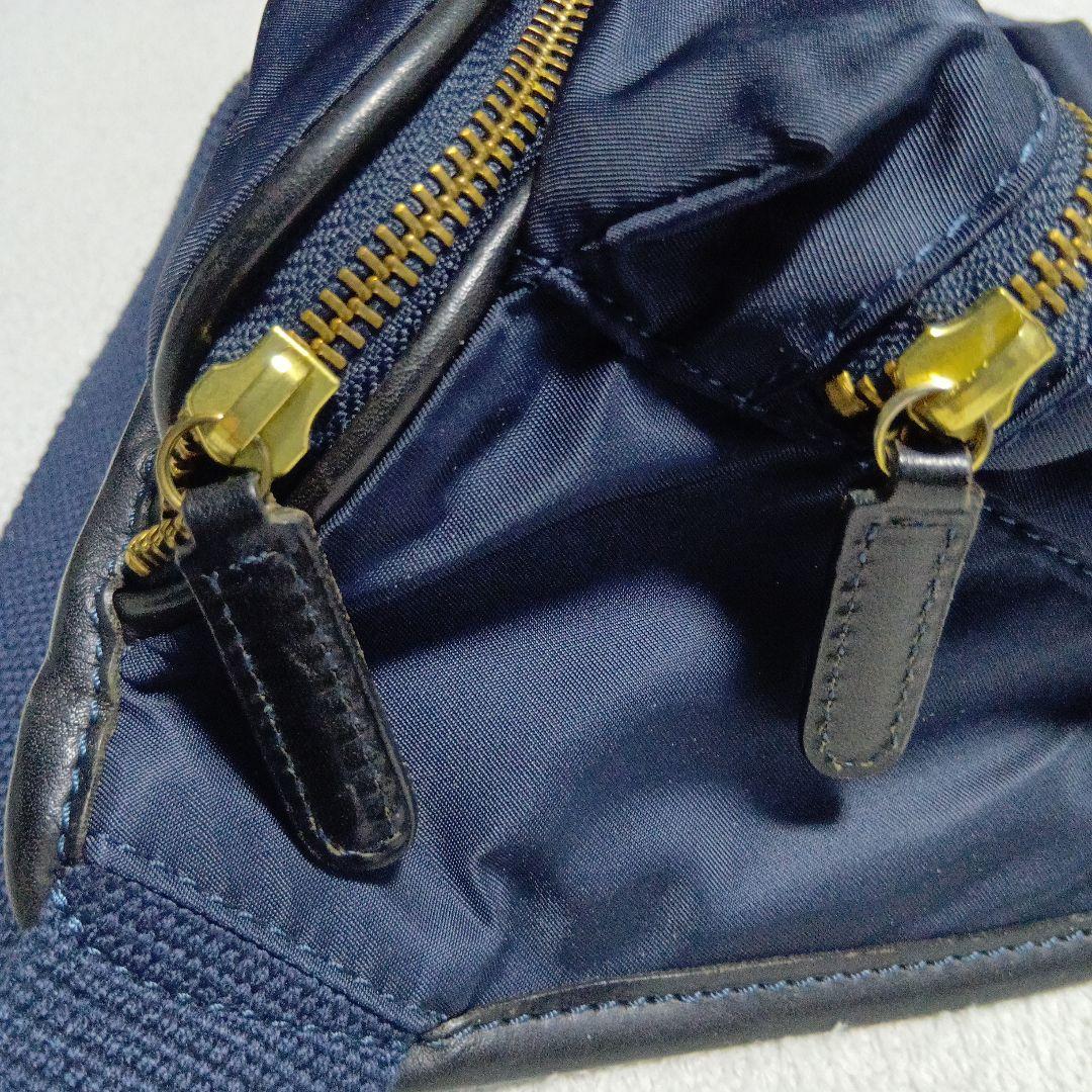 最終値下【超美品】フェリージ　ボディバッグ　ナイロン　ネイビー　斜め掛け　人気色