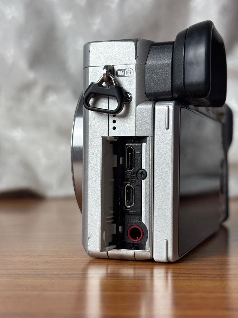 SONY a6400 シルバー ボディのみ 美品 動作良好 4K対応