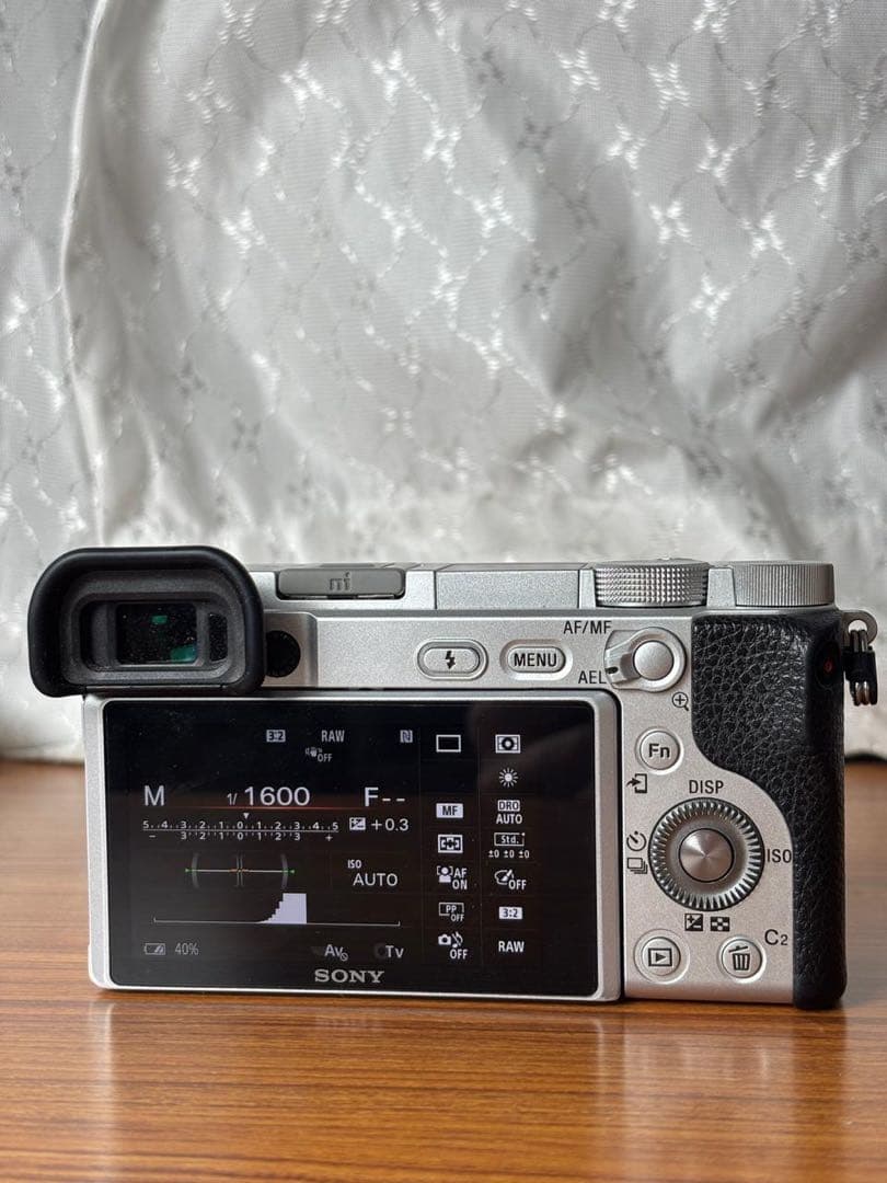 SONY a6400 シルバー ボディのみ 美品 動作良好 4K対応