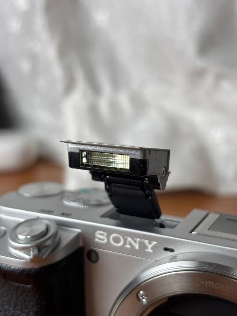 SONY a6400 シルバー ボディのみ 美品 動作良好 4K対応