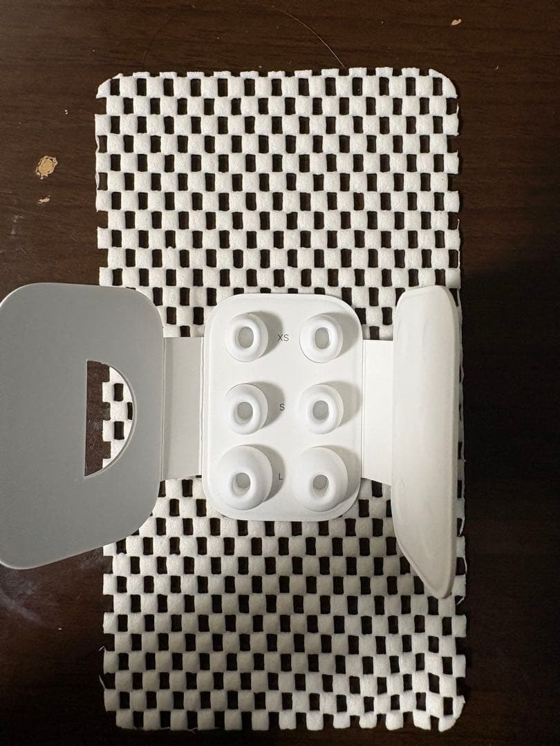 AirPods Pro第2世代　TYPE-C 本体 ホワイト 充電ケース付き