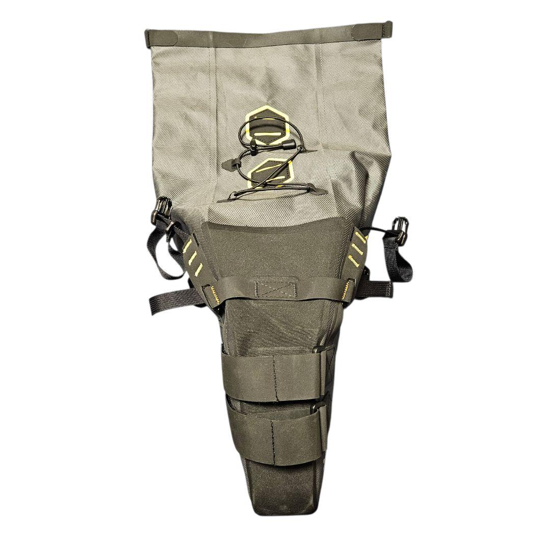 APIDURA サドルバッグ 14L ドライシリーズ