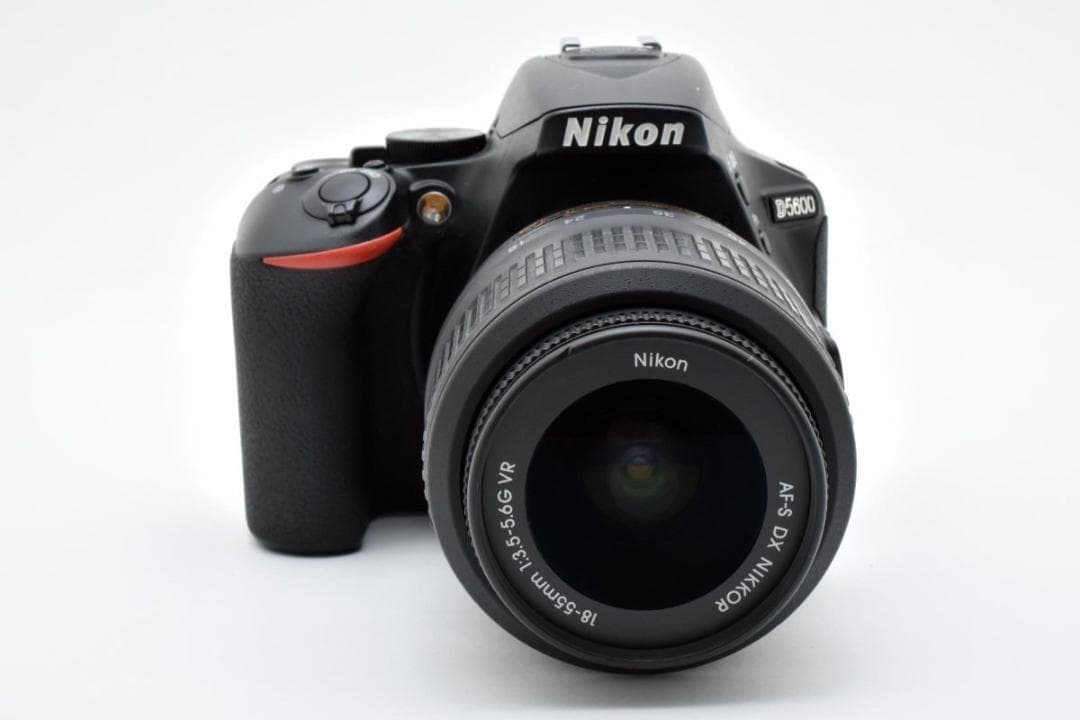 【大人気】 Nikon ニコン D5600 レンズキット デジタル一眼カメラ