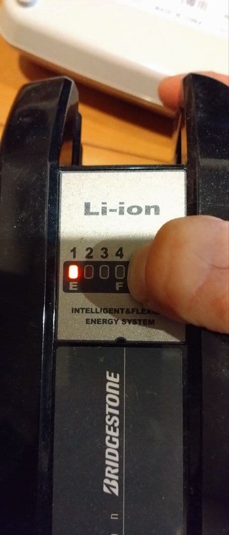 ブリヂストン　ヤマハ　X83-33　純正バッテリーと充電器のセット