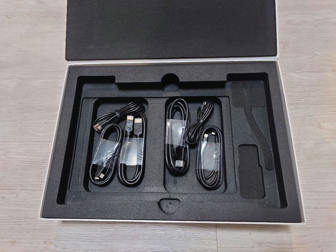 JAPANNEXT 13.3インチ モバイルモニター Tri-Screen