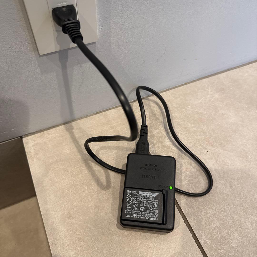 ★美品FUJIFILM X-A2デジタルカメラ レザーケース付き★