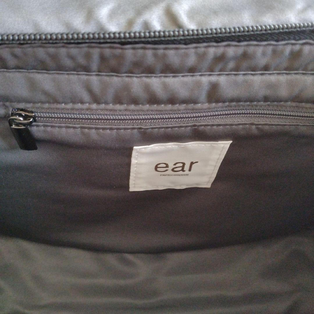 ear ブラックレザー ボディバッグ