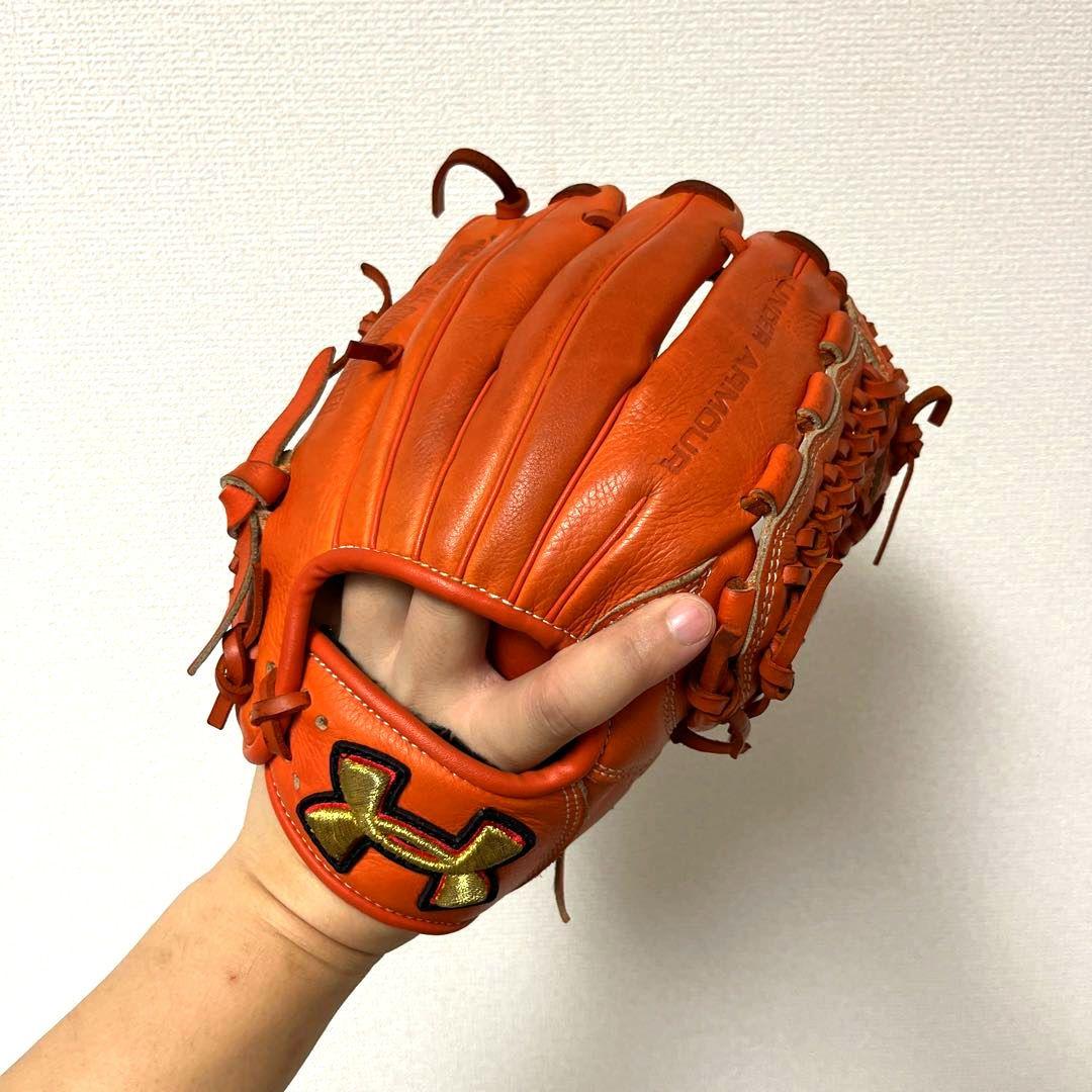 577 アンダーアーマー 型抜群 極美品 軟式 少年 内野手用グローブ