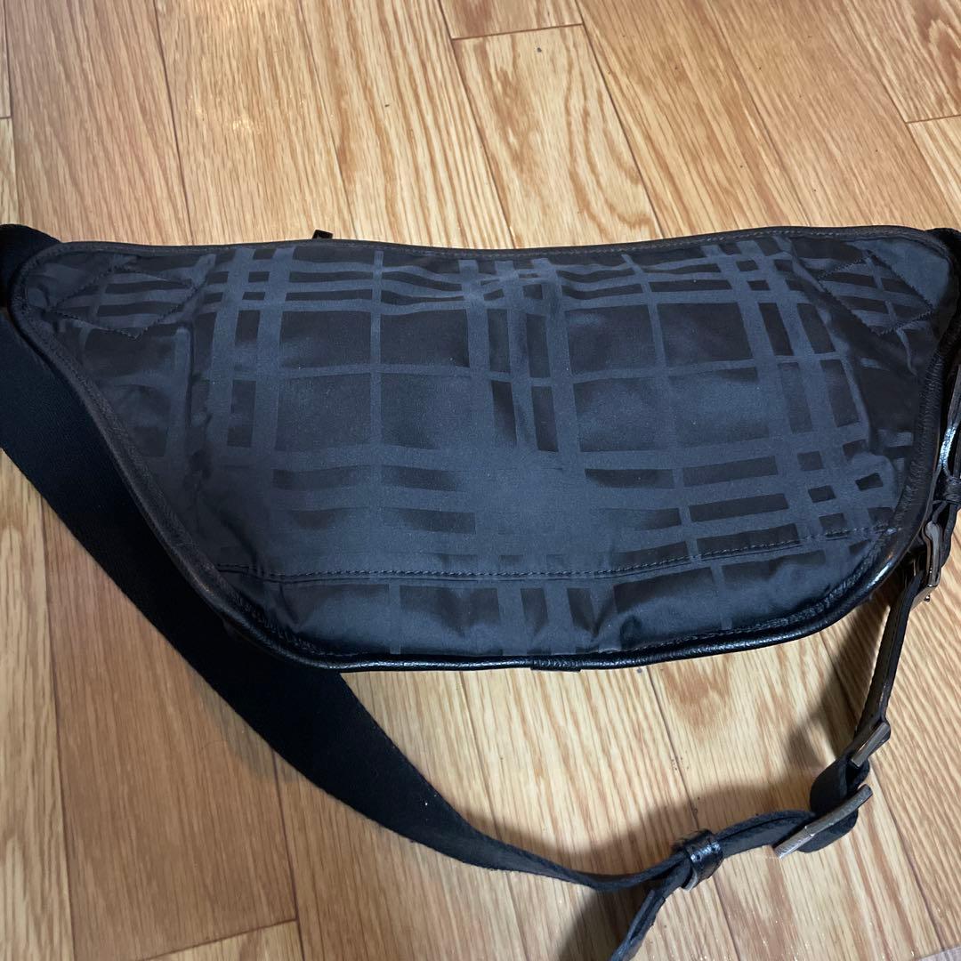 Burberry ボディバッグ　バーバリー　最終価格