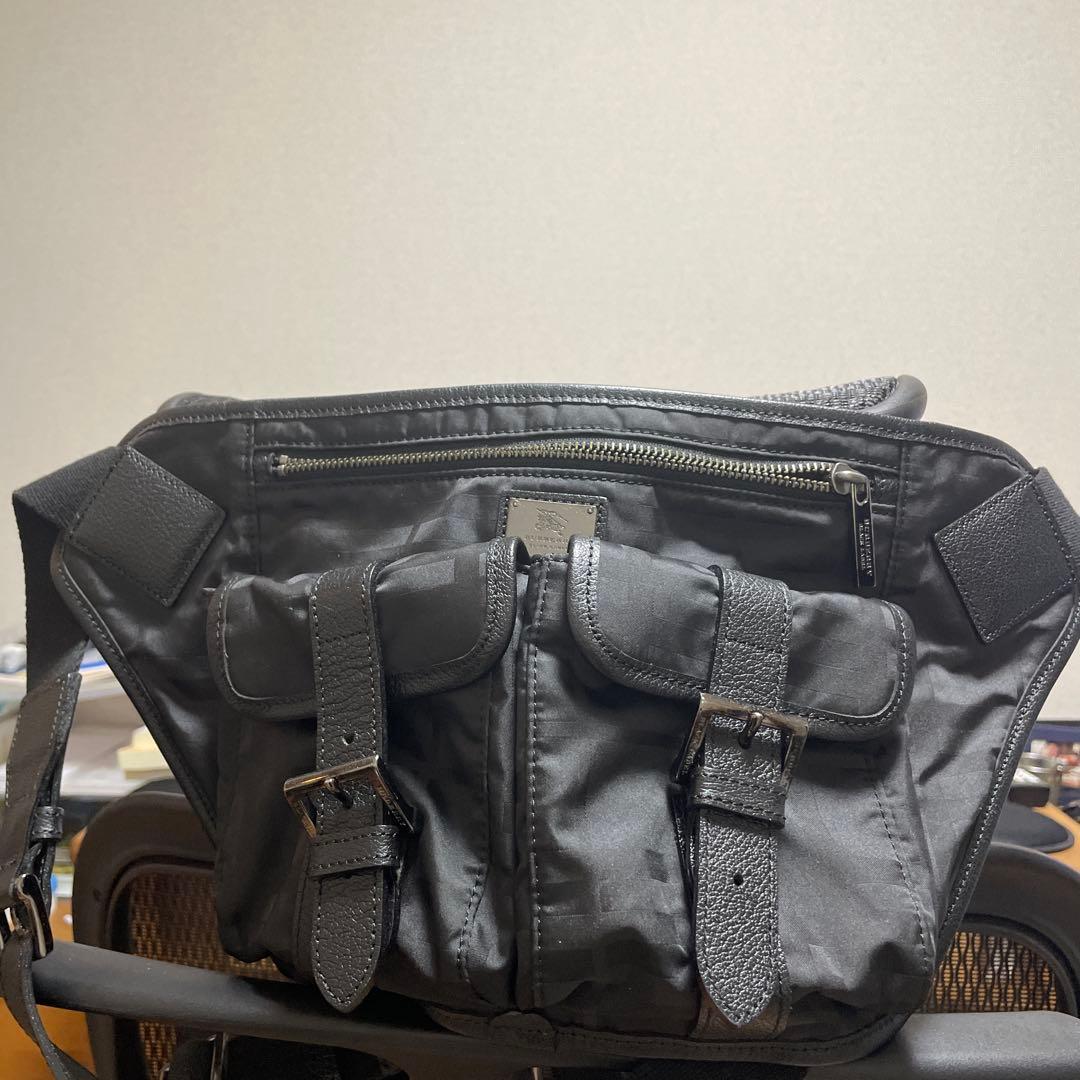 Burberry ボディバッグ　バーバリー　最終価格