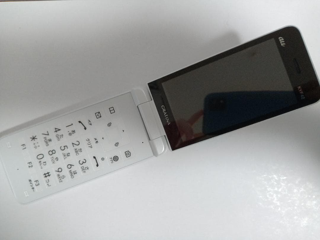 ☆ au GRATINA KYF42 ホワイト SIMロック解除済み