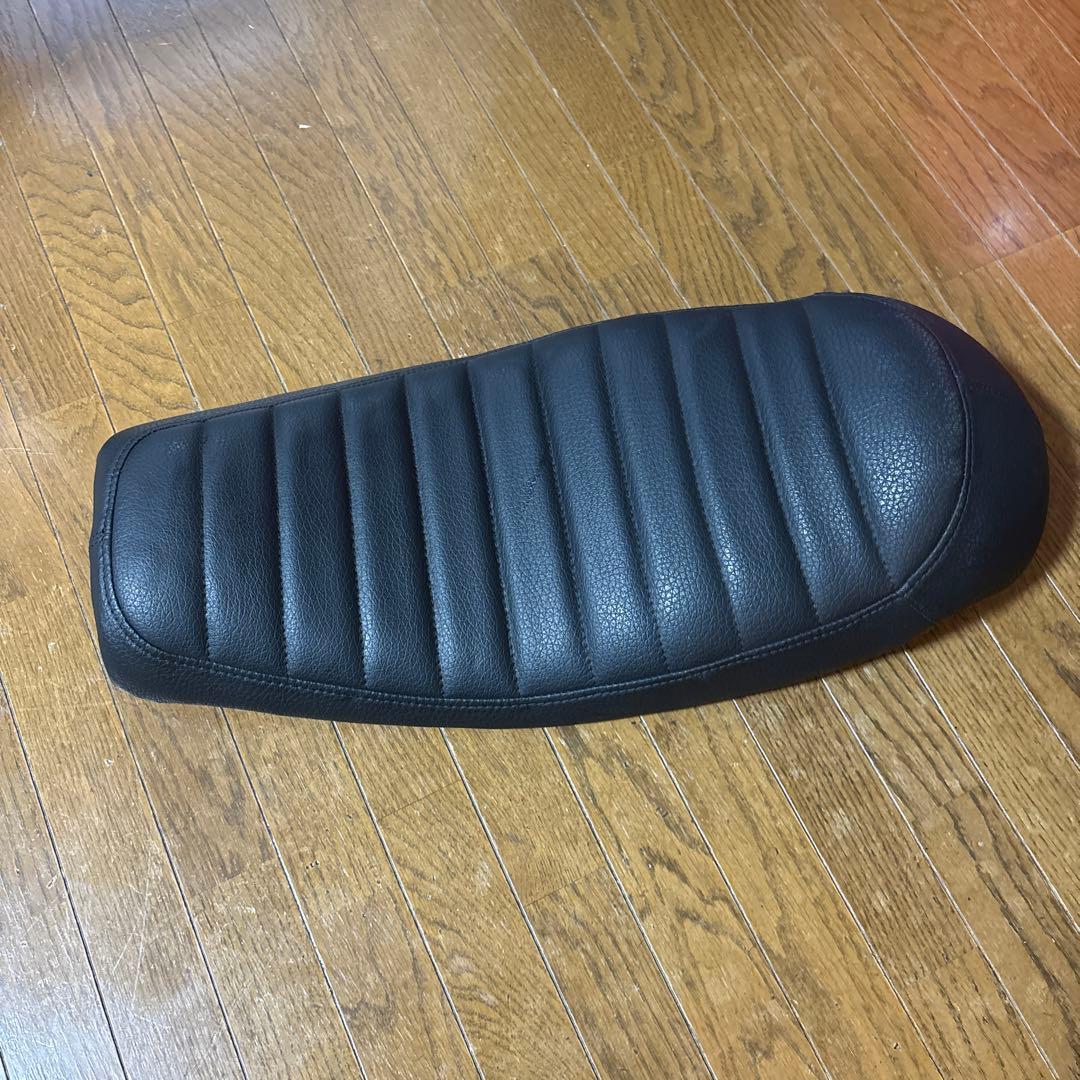 sr400 ペイトンプレイス　シート　カフェレーサー