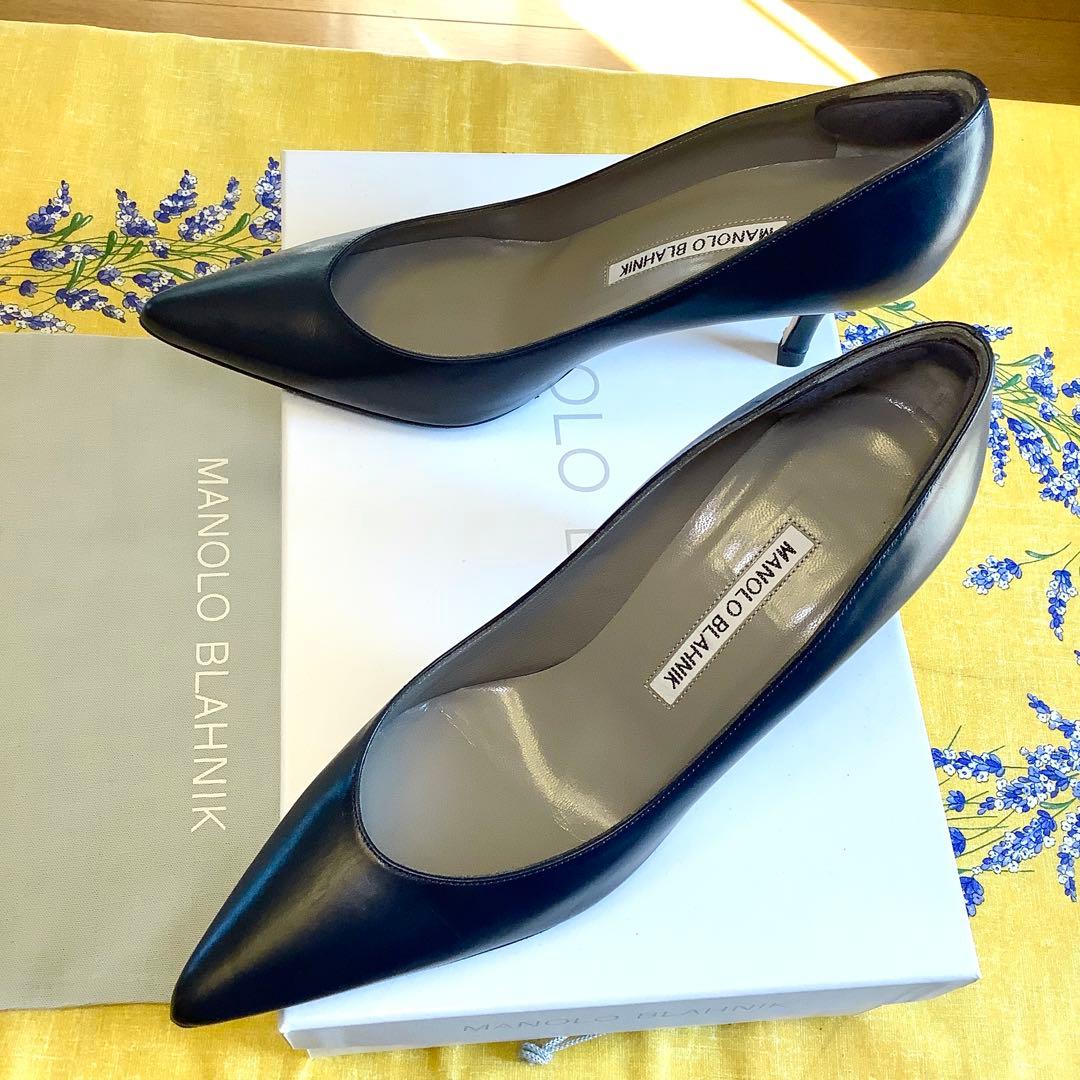 新品同様! マノロブラニク 定番キエッタ 極上ネイビー スムースカーフ23㎝