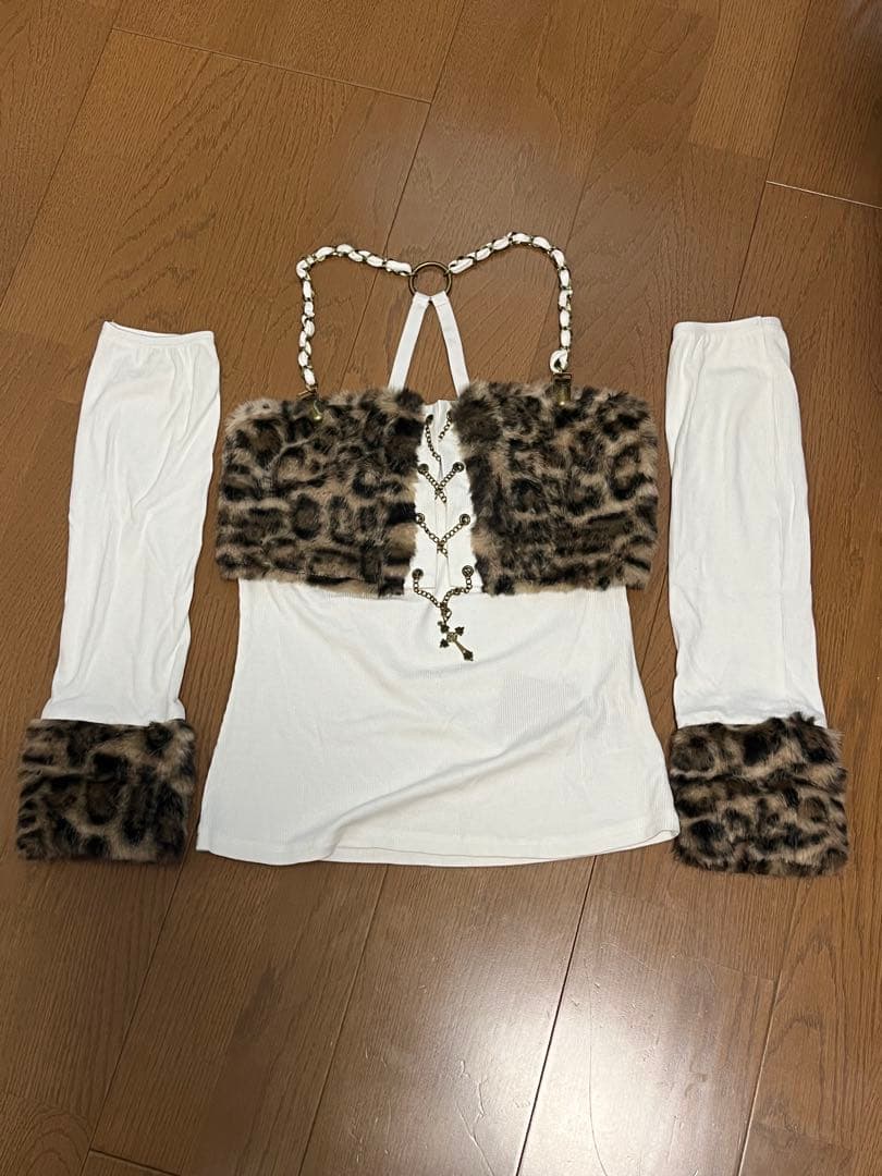 ２３５　d.i.a ホワイト　ベアトップ　☆☆