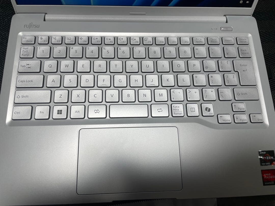 富士通 LIFEBOOK MH55/J3 ノートパソコン