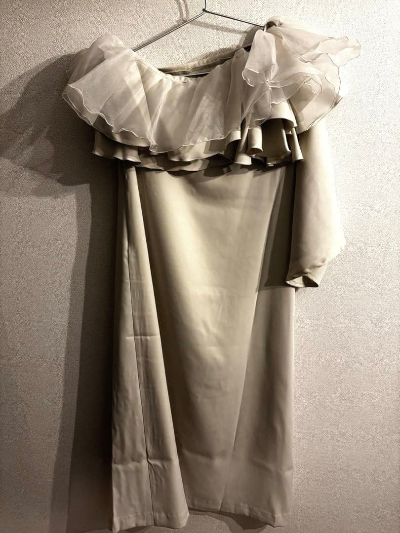 Acka. frill shoulder lady dressサイズ2