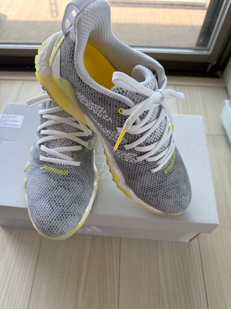 アディダス コードカオス 22ウィメンズスパイクレスビームイエロー GX2612