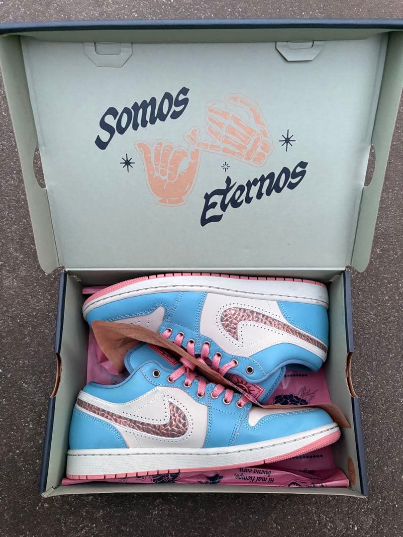ナイキ エア ジョーダン 1 LOW SE \"Somos Eternos\"