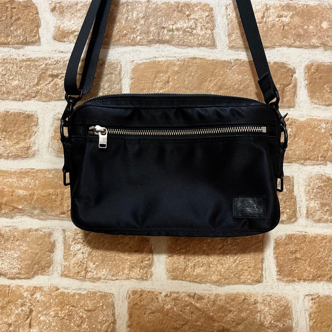 ポーター リフト PORTER LIFT ショルダーバッグ　ブラック