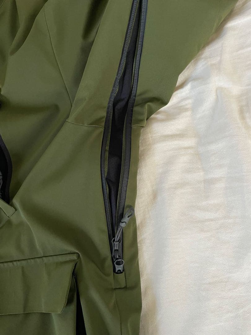 43D スノーボードジャケット　M-L オリーブグリーン　43degrees