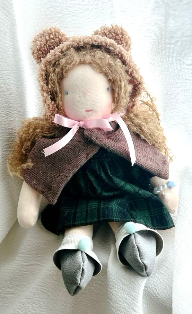 ウォルドルフ人形　B体 カーリーヘアーの女の子
