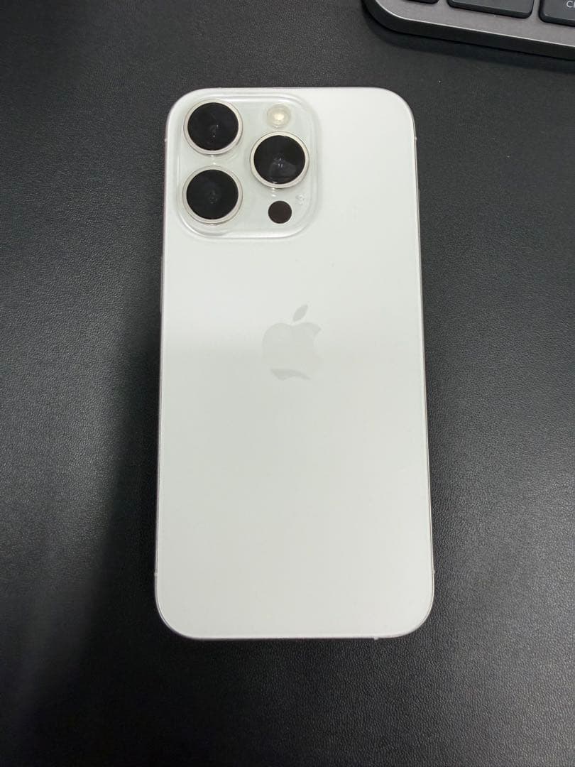 Apple iPhone 15 Pro ホワイト 本体