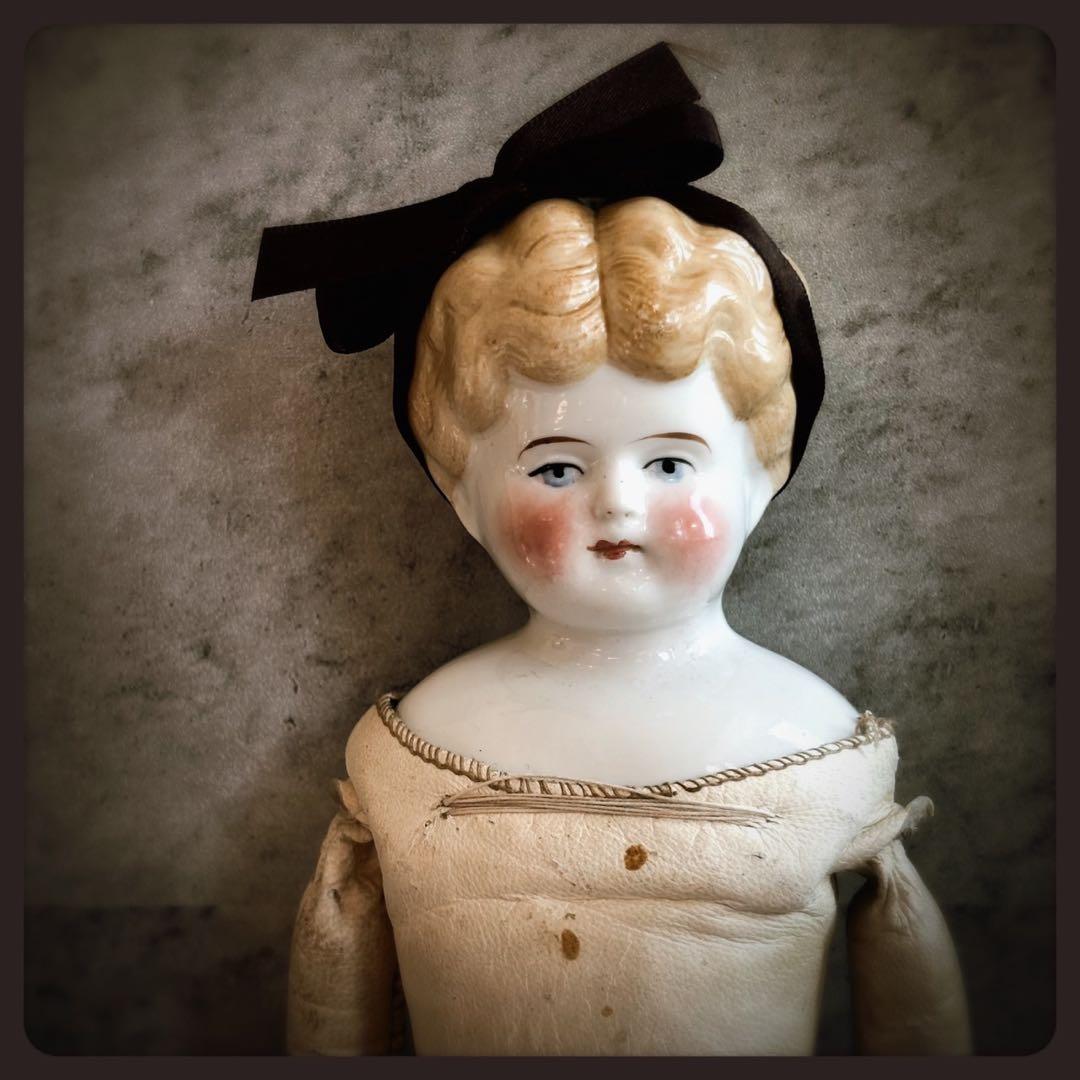 アンティーク ブロンド　チャイナヘッドドール　レザーボディ