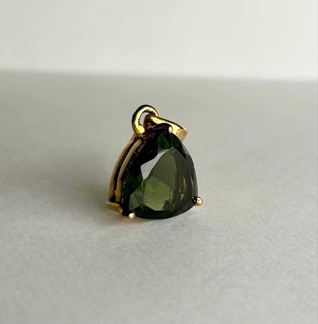 モルダバイト AAAランク ファセットカットペンダント18kgpチャーム