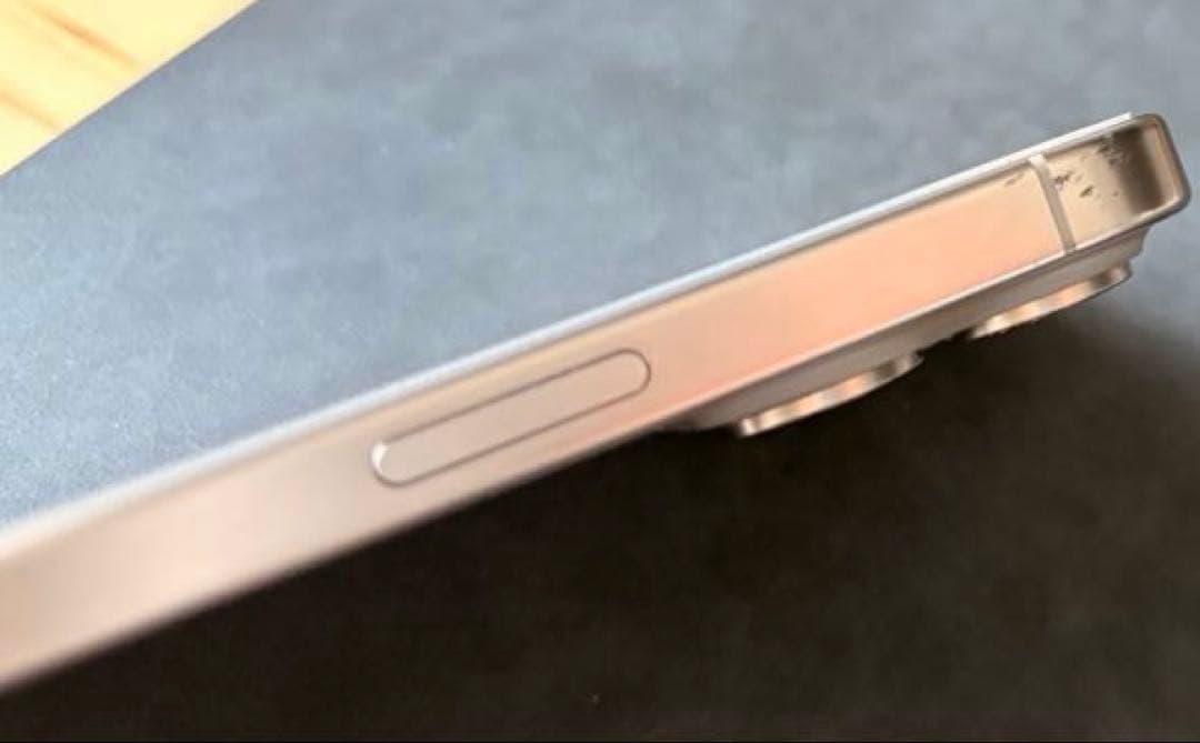 iPhone 15 Pro 256GB ナチュラルチタニウム（箱、付属品あり）